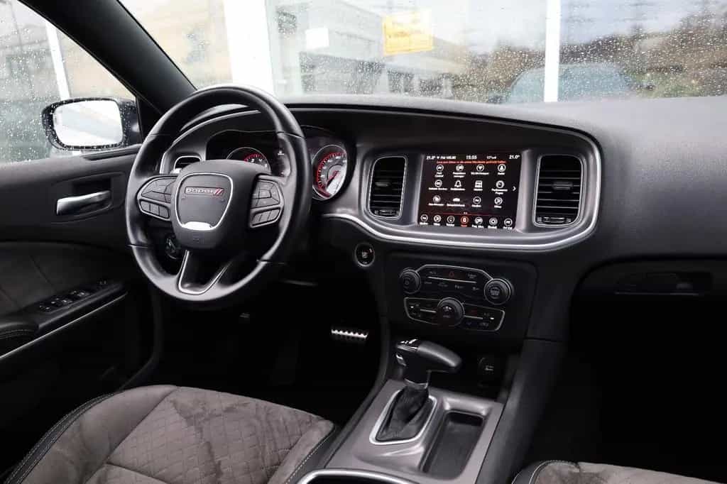 Dodge Charger 5.7 R/T/PerformancePages/TEMP/AMBIE/R20 11/2022-photo-16