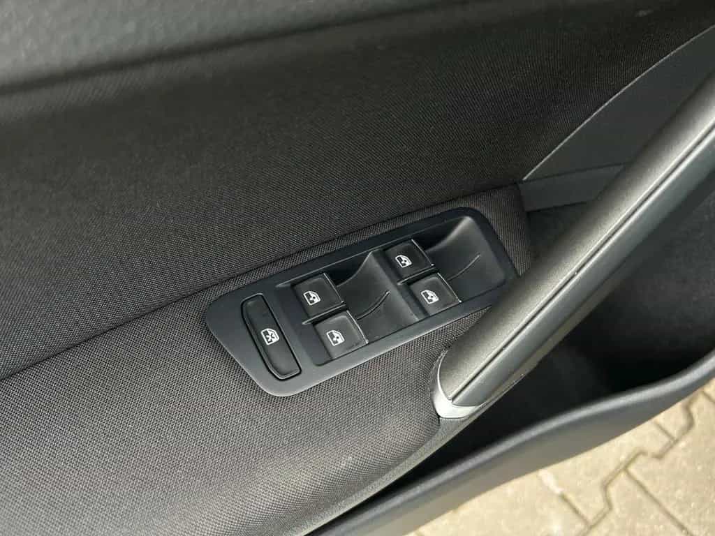 Volkswagen Golf VII Var. 1.5 TSI Highline DSG LED Einparkh. 11/2017-photo-12