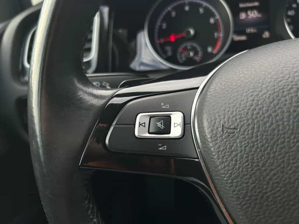 Volkswagen Golf VII Var. 1.5 TSI Highline DSG LED Einparkh. 11/2017-photo-14