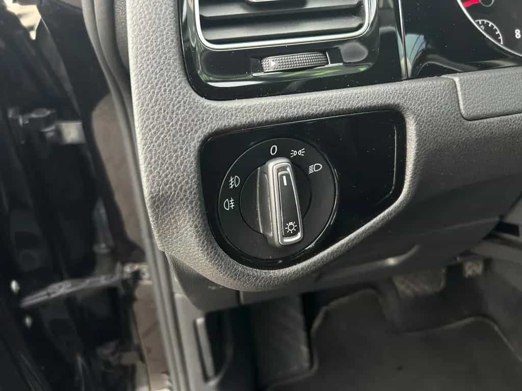 Volkswagen Golf VII Var. 1.5 TSI Highline DSG LED Einparkh. 11/2017-photo-17