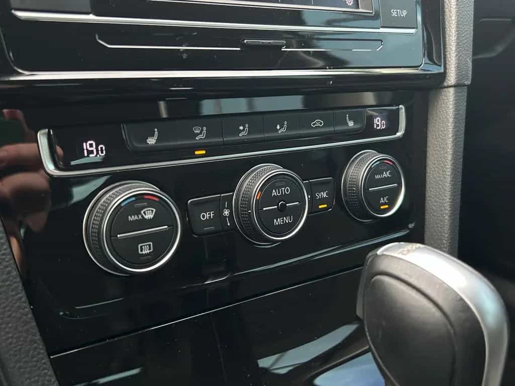 Volkswagen Golf VII Var. 1.5 TSI Highline DSG LED Einparkh. 11/2017-photo-21