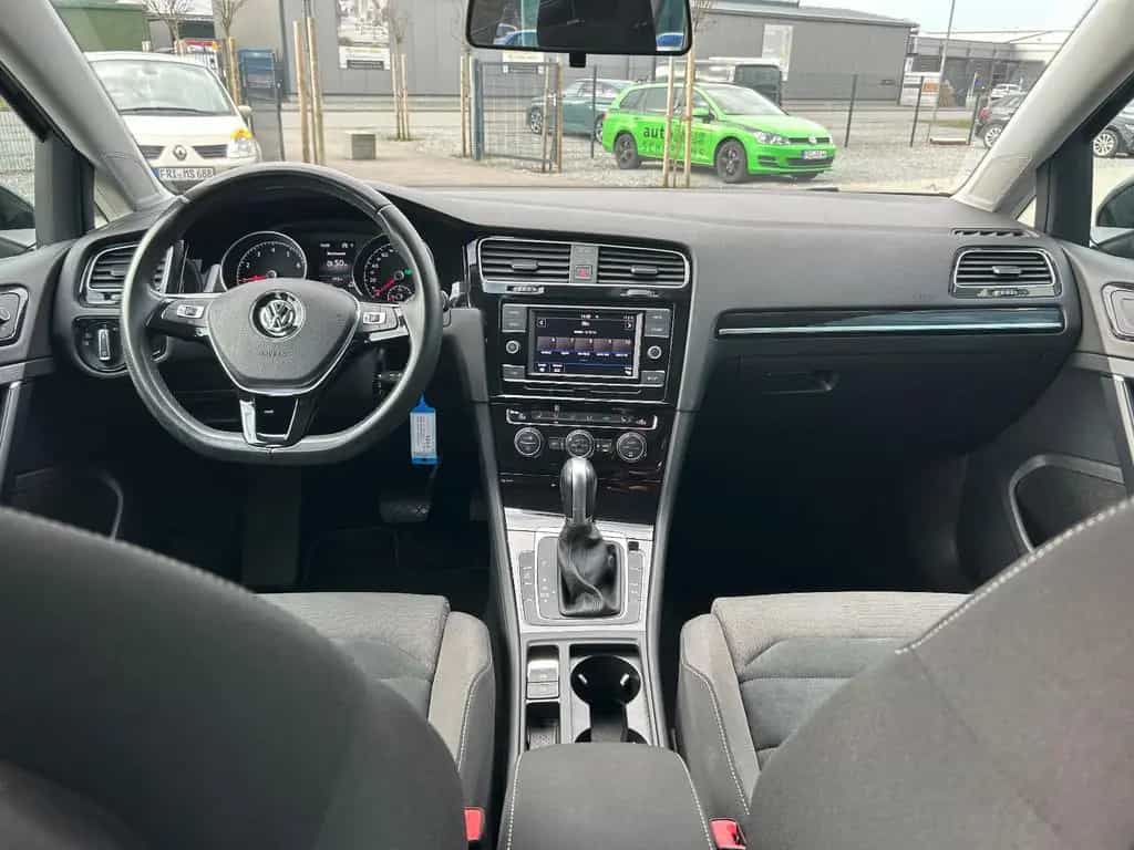Volkswagen Golf VII Var. 1.5 TSI Highline DSG LED Einparkh. 11/2017-photo-24