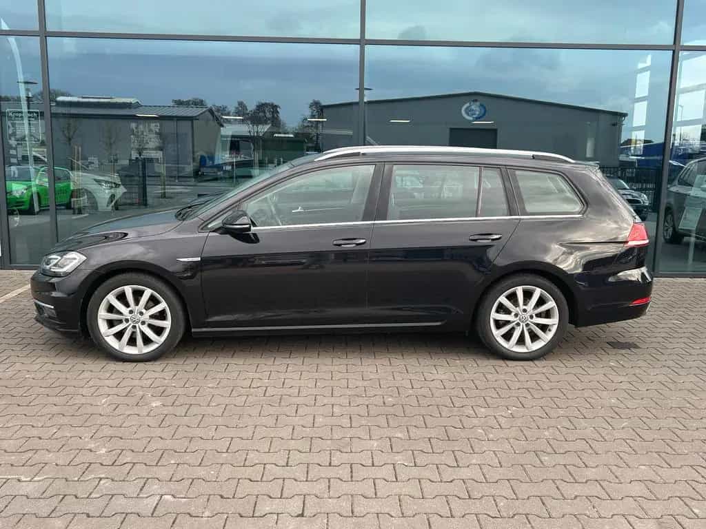 Volkswagen Golf VII Var. 1.5 TSI Highline DSG LED Einparkh. 11/2017-photo-4