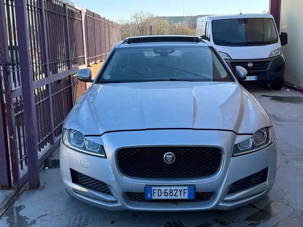 Jaguar XF 2.0 D 180 CV Portfolio 12/2016-photo-0