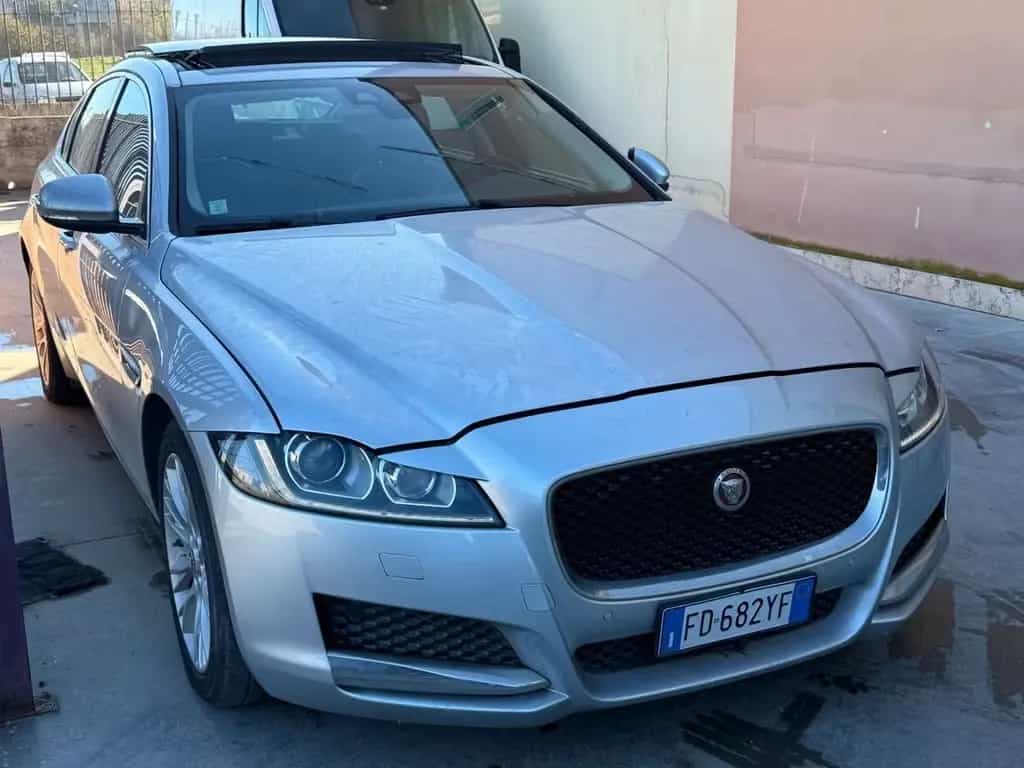 Jaguar XF 2.0 D 180 CV Portfolio 12/2016-photo-1