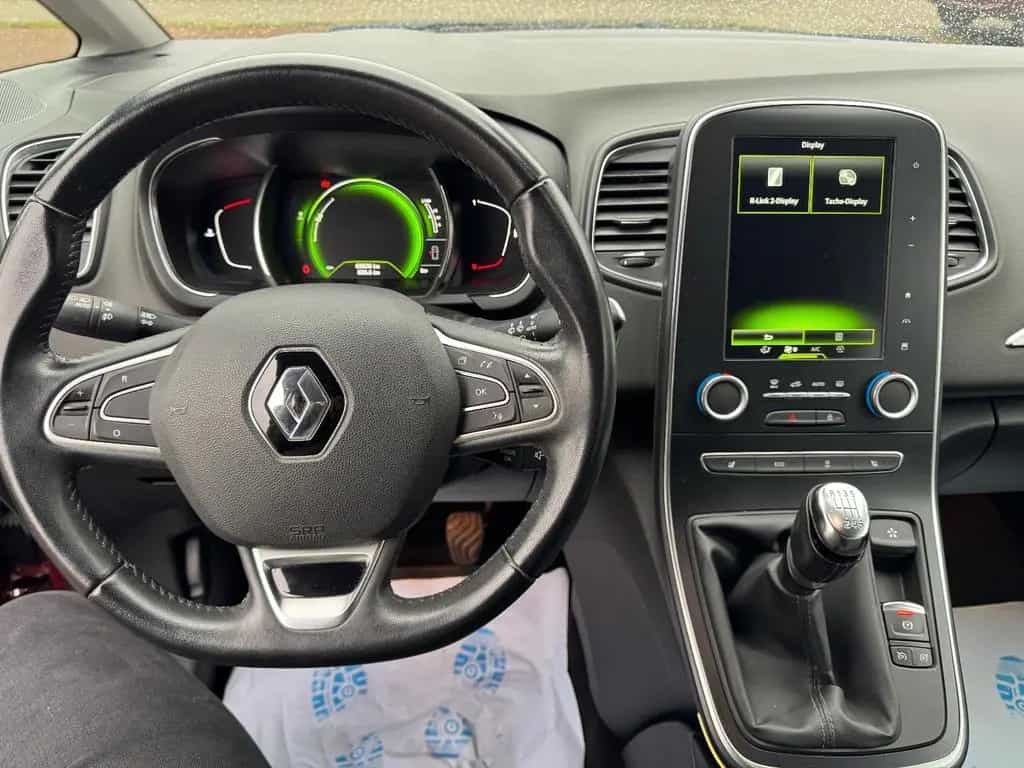 Renault Grand Scenic 08/2017-photo-12