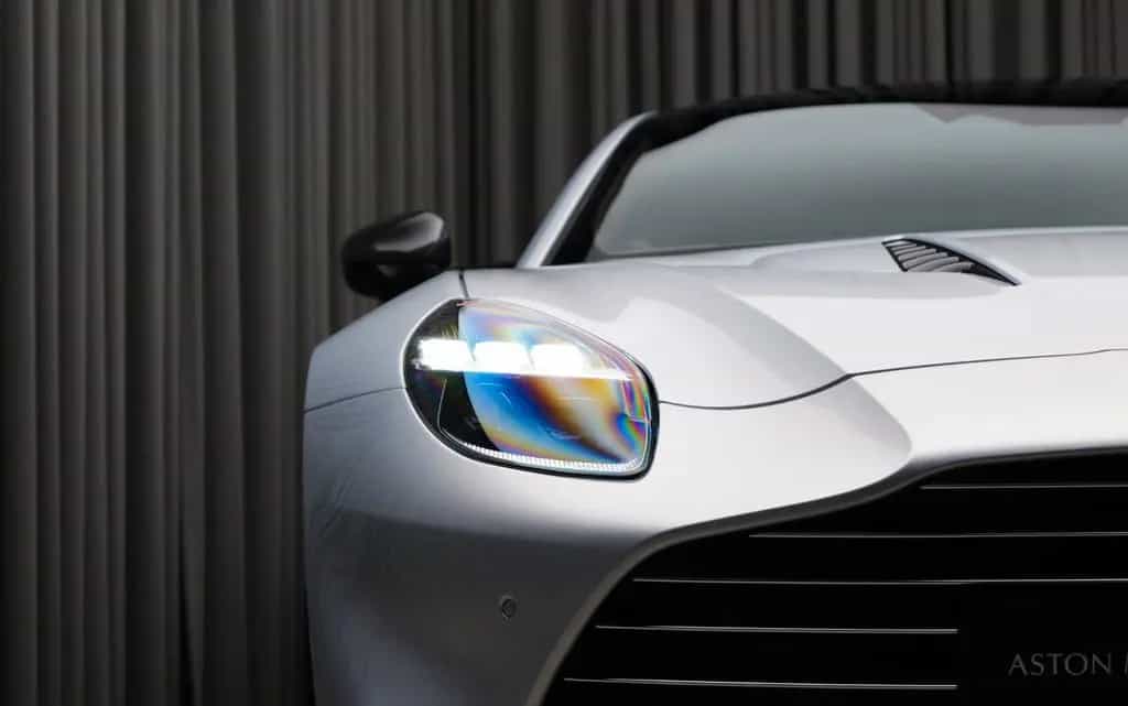 Aston Martin Vanquish 10/2024-photo-11
