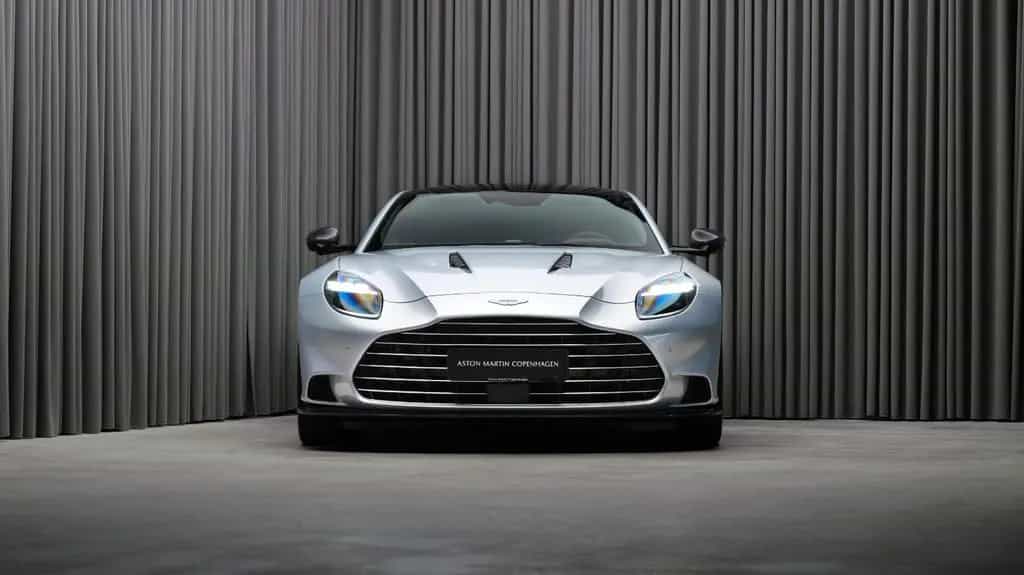 Aston Martin Vanquish 10/2024-photo-0