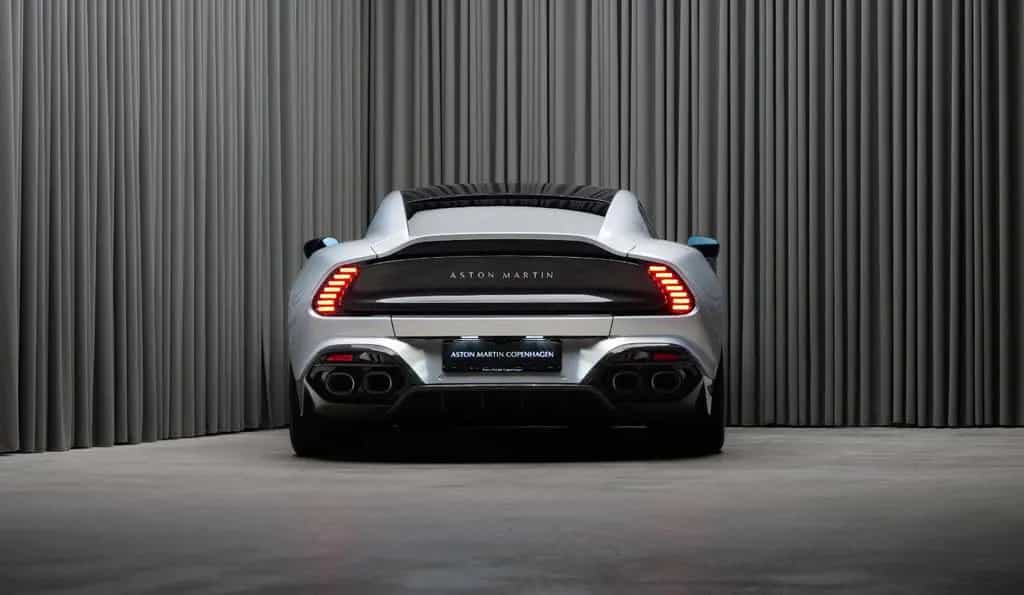 Aston Martin Vanquish 10/2024-photo-1