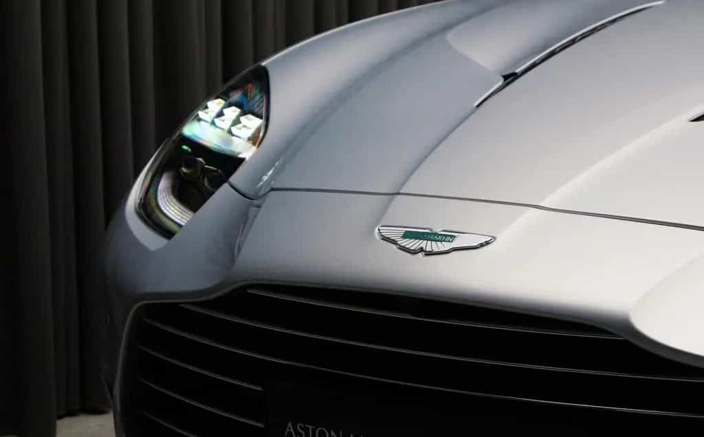 Aston Martin Vanquish 10/2024-photo-5