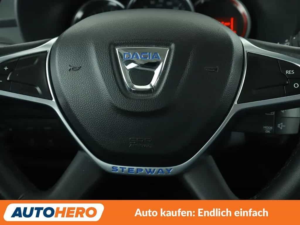 Dacia Lodgy 1.6 SCe Stepway*NAVI*PDC*SHZ*AHK*KLIMA* 04/2019-photo-18