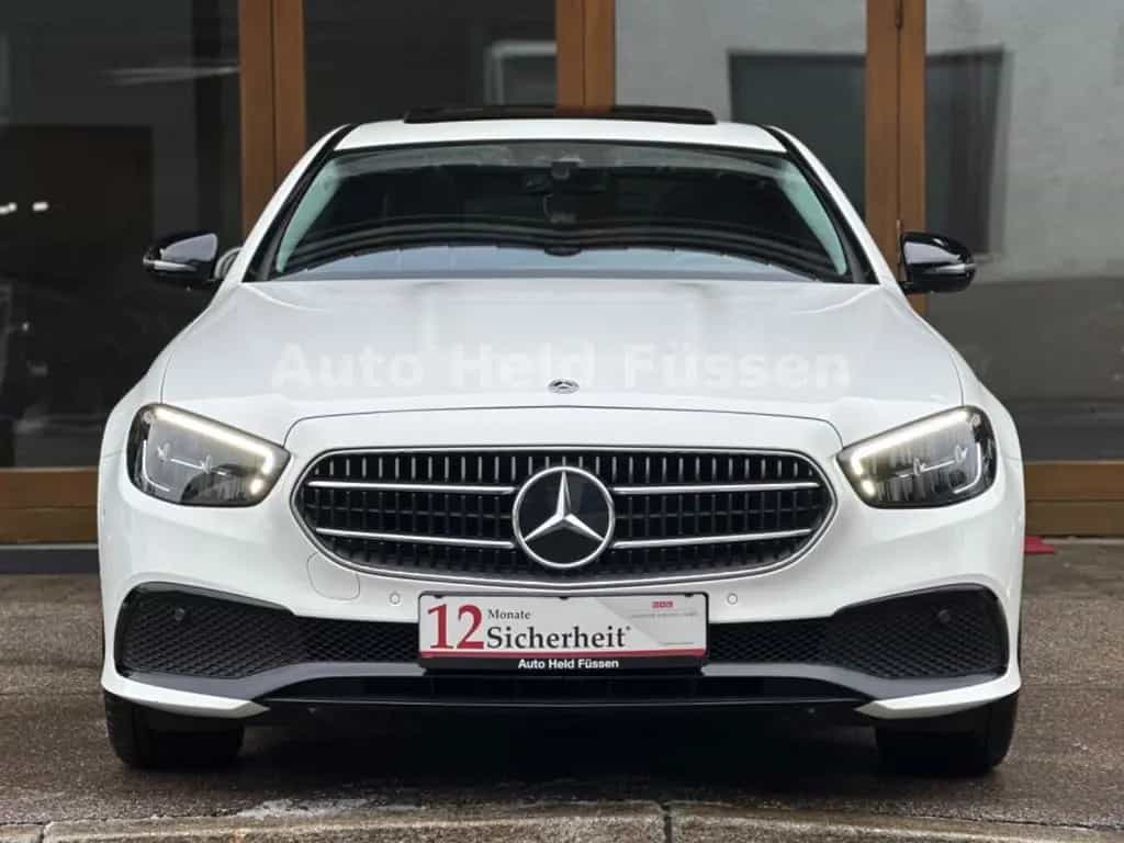 Mercedes-Benz E-Class Lim 4Matic NIGHT AUT LED KAM WIDE DISTR 04/2022-photo-2
