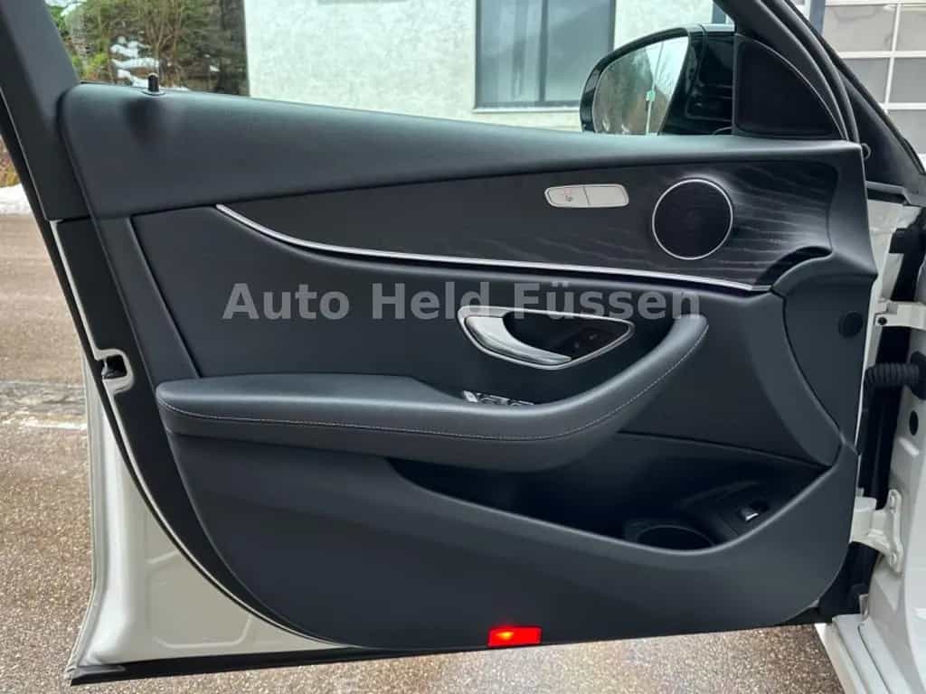 Mercedes-Benz E-Class Lim 4Matic NIGHT AUT LED KAM WIDE DISTR 04/2022-photo-22