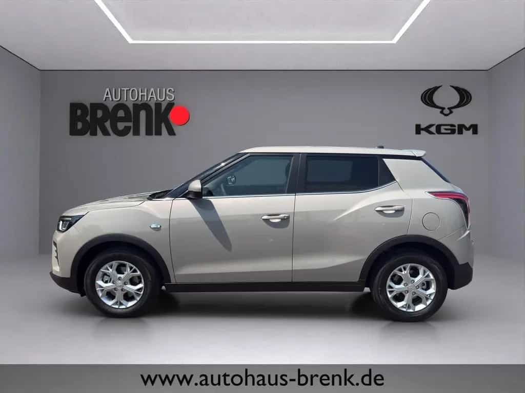 KGM Tivoli Essential 1.5 2WD *SHZ/RFK/APP/PDC* null-photo-2
