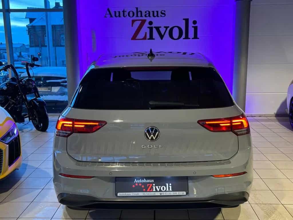 Volkswagen Golf VIII LIFE/NAVI//VIRTUAL/ACC/LANE//LED 06/2020-photo-4