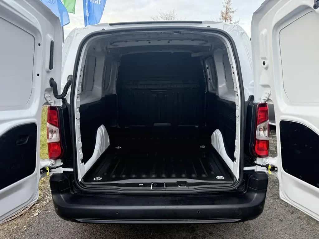 Citroën Berlingo 1.5 BlueHDi 100 Club XL/L2 03/2024-photo-4