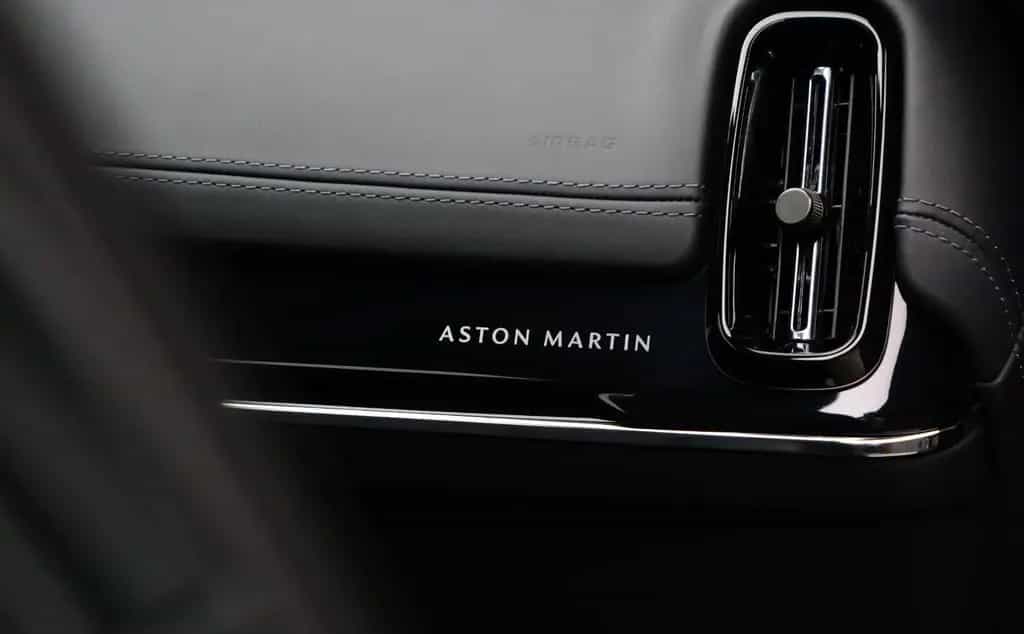 Aston Martin DBX707 02/2026-photo-15