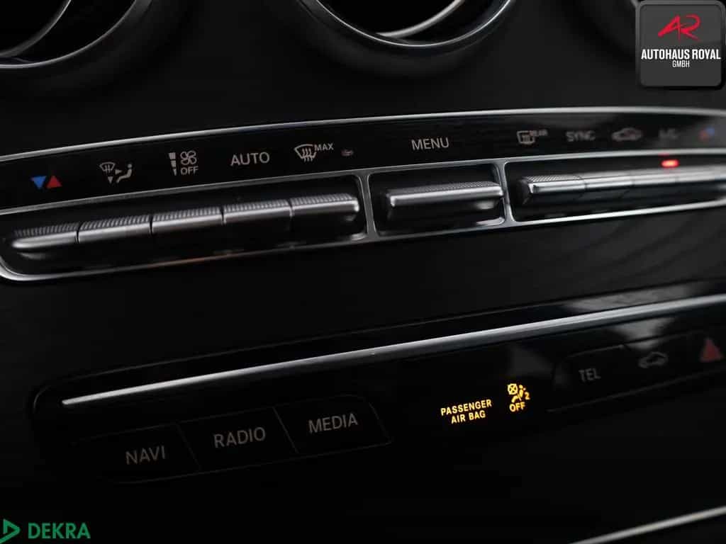Mercedes-Benz C 300 d T 4M AMG PANO,BURMESTER,MULTIBEAM,360,SH 08/2020-photo-19