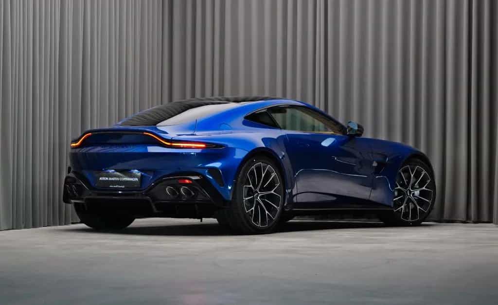 Aston Martin Vantage Coupe null-photo-0