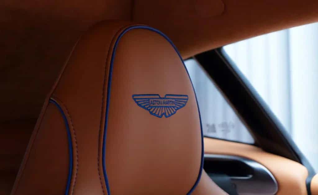 Aston Martin Vantage Coupe null-photo-9