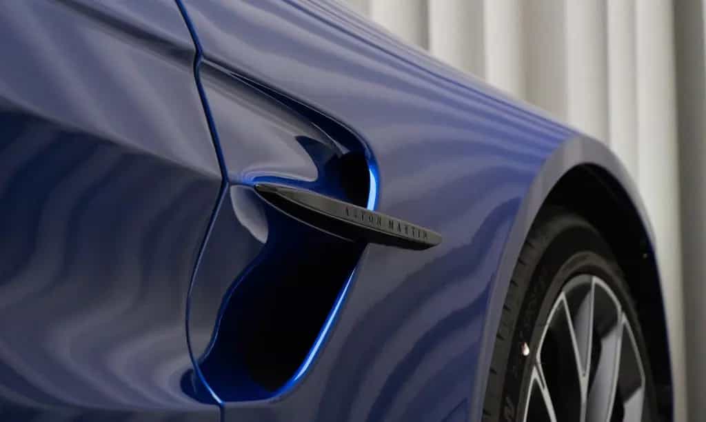 Aston Martin Vantage Coupe null-photo-19