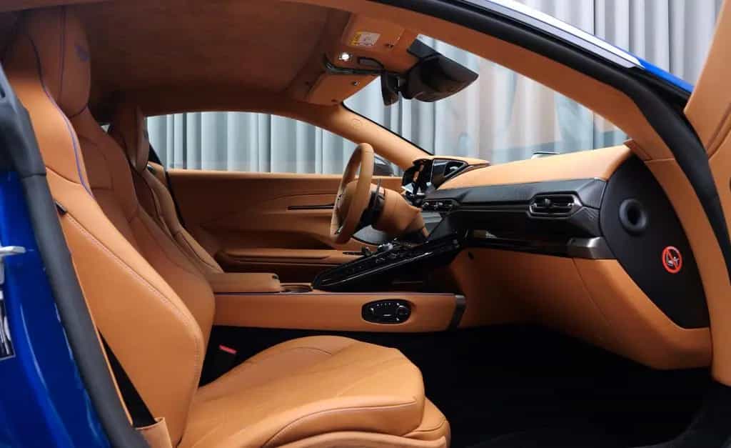 Aston Martin Vantage Coupe null-photo-4