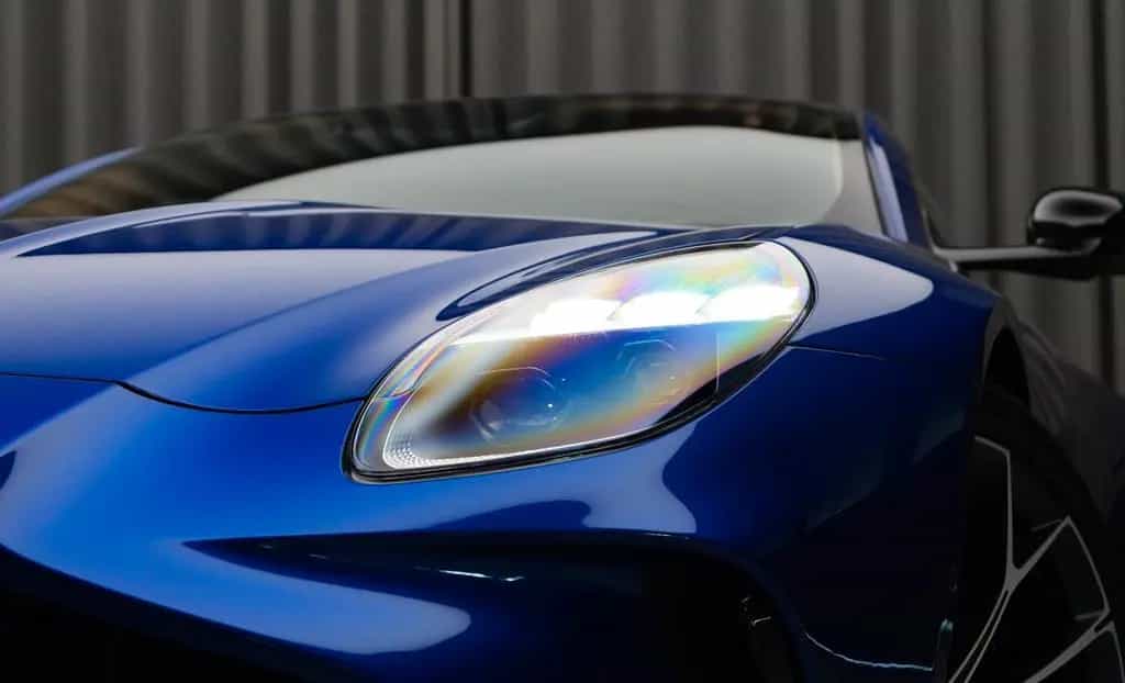 Aston Martin Vantage Coupe null-photo-8