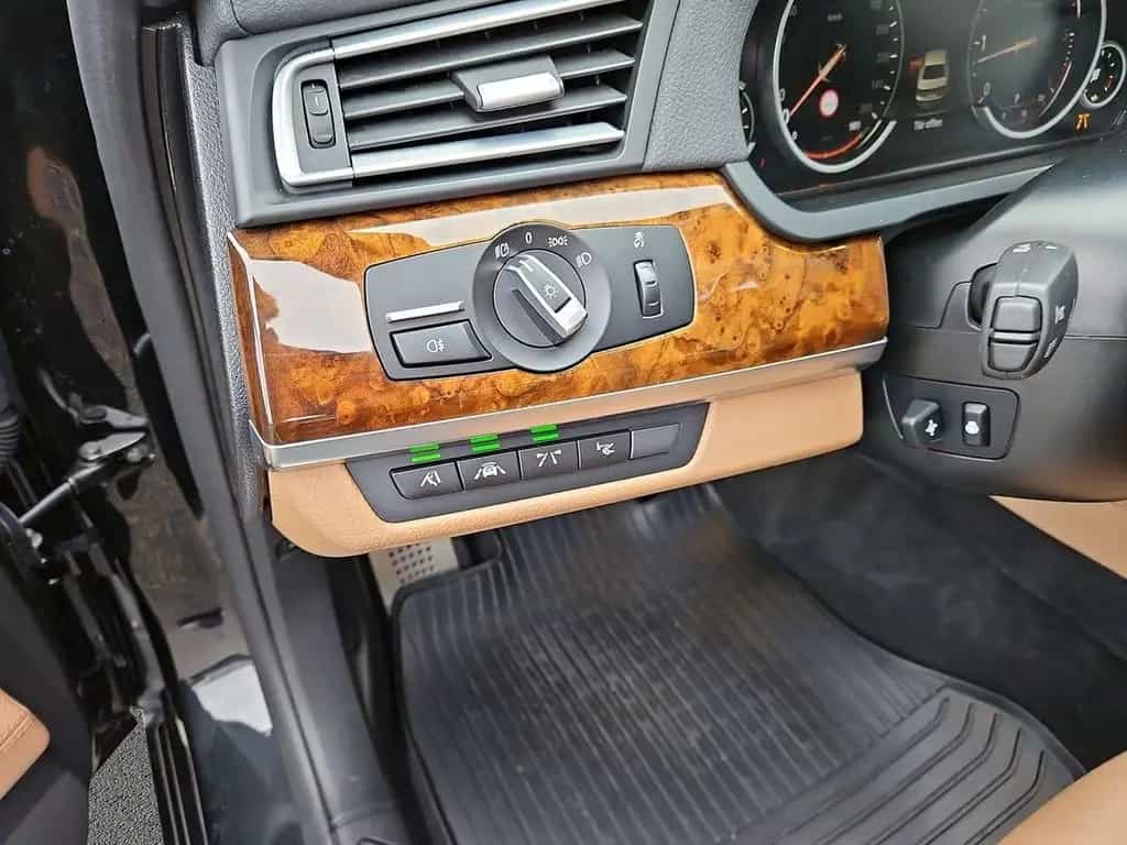BMW 7 Series 730d xDrive M Sport HEADUP SCHIEBEDACH SOFTCLOSE 08/2015-photo-15