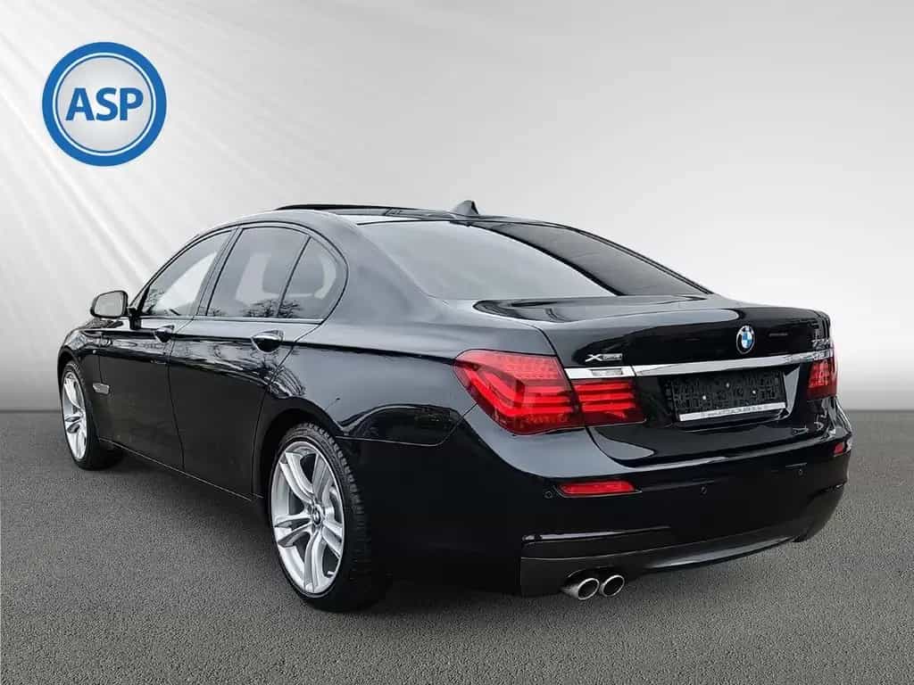 BMW 7 Series 730d xDrive M Sport HEADUP SCHIEBEDACH SOFTCLOSE 08/2015-photo-2