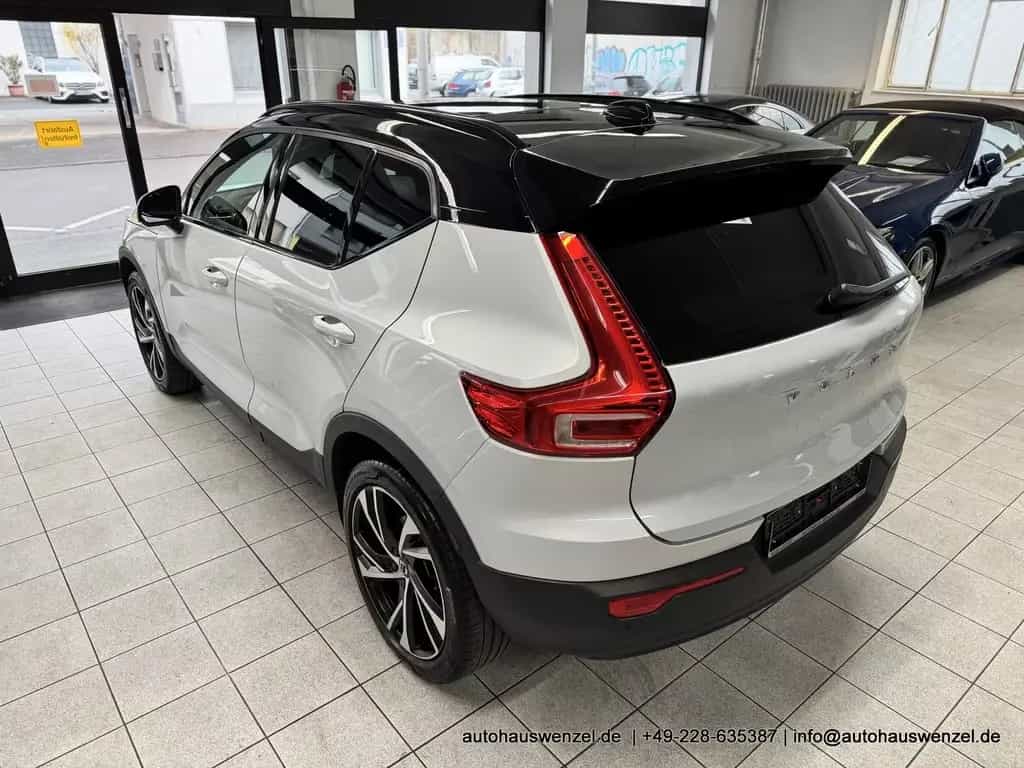 Volvo XC40 B4 B Aut. R-Design PANORAMA AHK ACC 360° 09/2021-photo-10