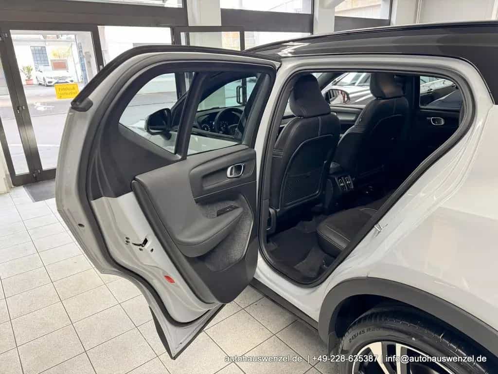 Volvo XC40 B4 B Aut. R-Design PANORAMA AHK ACC 360° 09/2021-photo-17