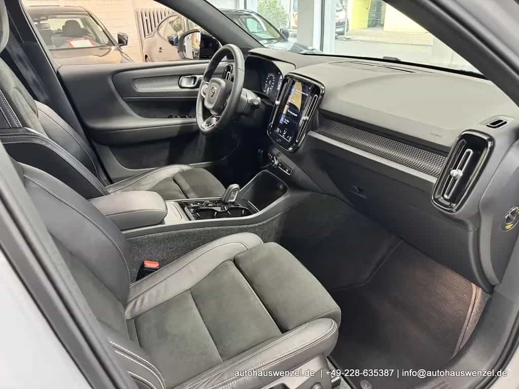 Volvo XC40 B4 B Aut. R-Design PANORAMA AHK ACC 360° 09/2021-photo-19