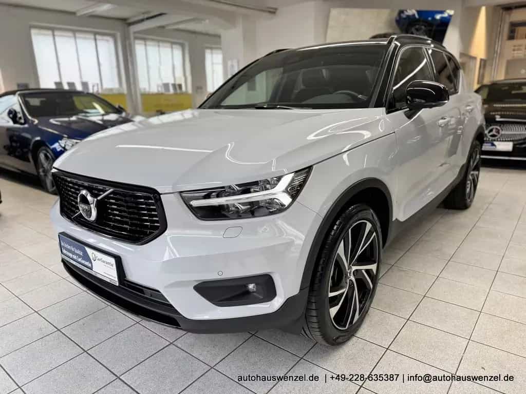 Volvo XC40 B4 B Aut. R-Design PANORAMA AHK ACC 360° 09/2021-photo-2