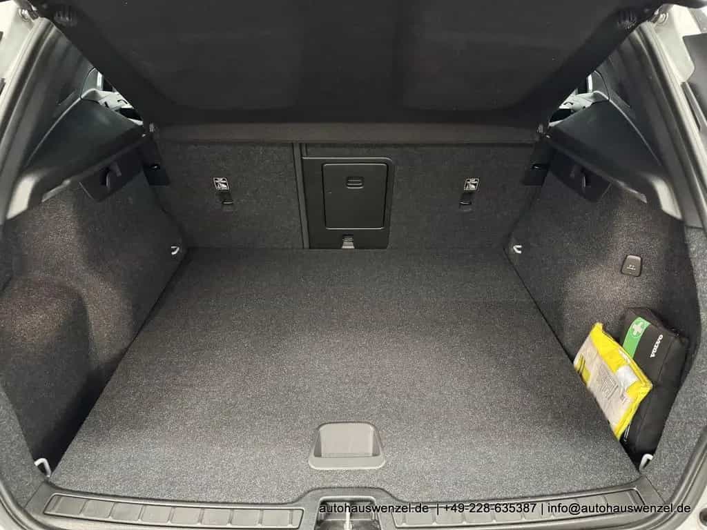 Volvo XC40 B4 B Aut. R-Design PANORAMA AHK ACC 360° 09/2021-photo-27