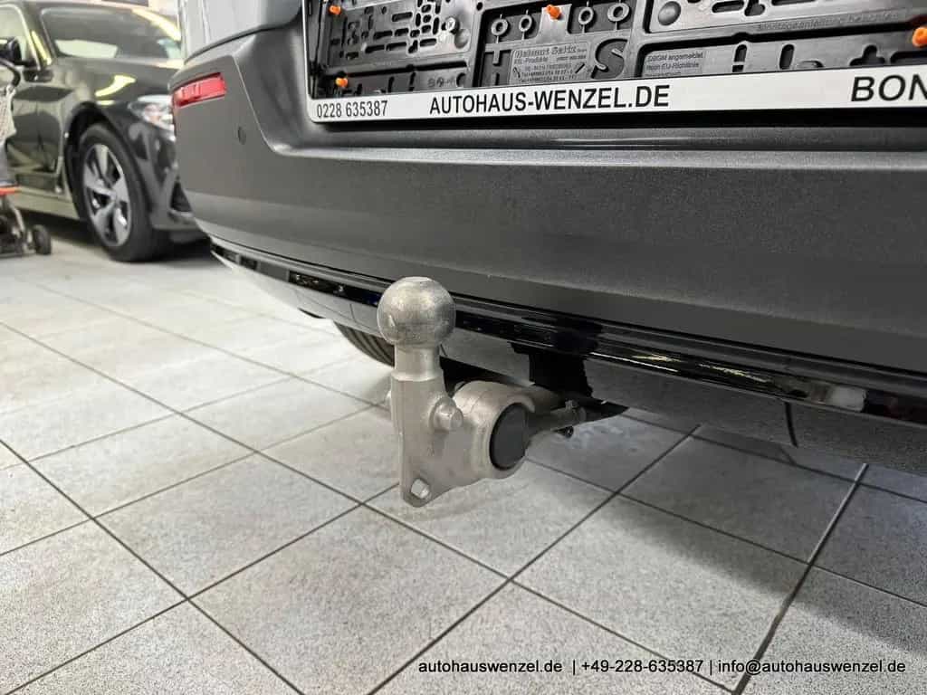 Volvo XC40 B4 B Aut. R-Design PANORAMA AHK ACC 360° 09/2021-photo-29