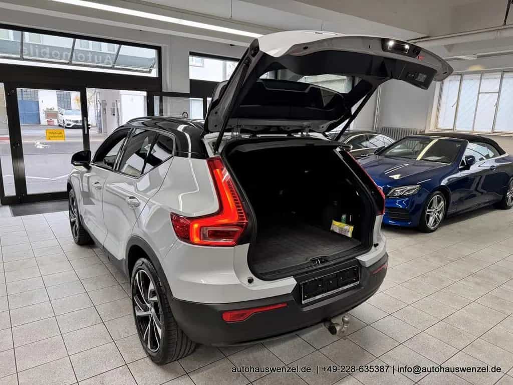 Volvo XC40 B4 B Aut. R-Design PANORAMA AHK ACC 360° 09/2021-photo-30
