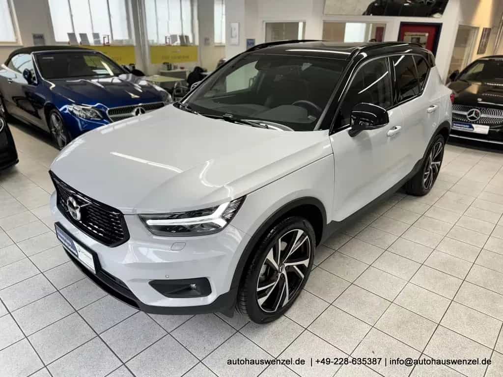 Volvo XC40 B4 B Aut. R-Design PANORAMA AHK ACC 360° 09/2021-photo-4
