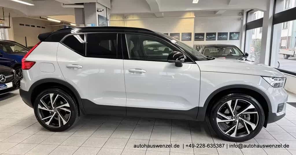 Volvo XC40 B4 B Aut. R-Design PANORAMA AHK ACC 360° 09/2021-photo-6