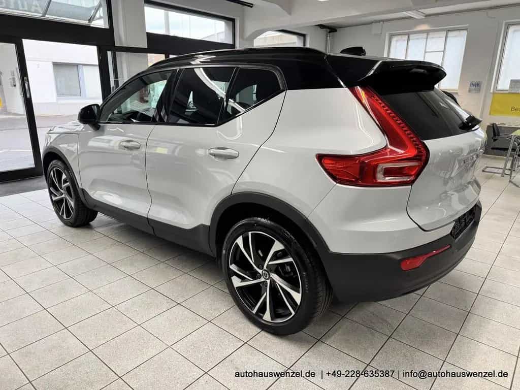 Volvo XC40 B4 B Aut. R-Design PANORAMA AHK ACC 360° 09/2021-photo-9