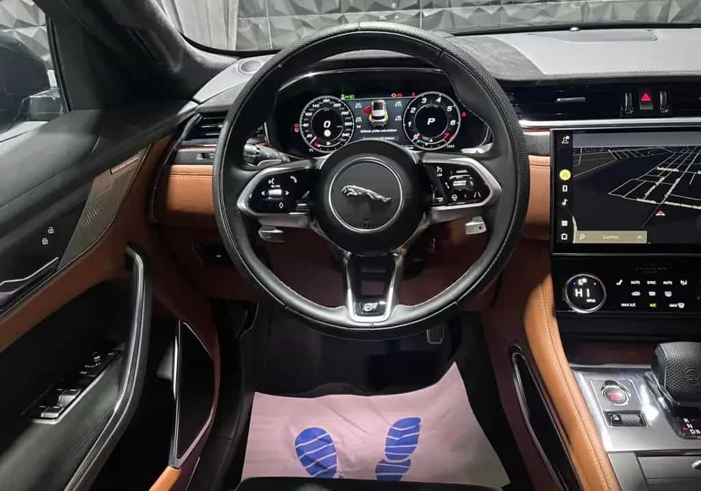 Jaguar F-Pace SVR AWD, 22 Zoll,AHK, 1 Hand, 360 ° 06/2021-photo-13
