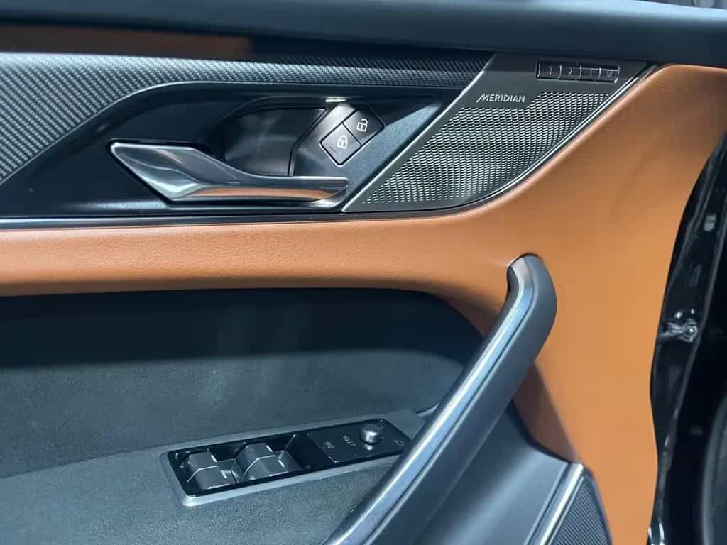 Jaguar F-Pace SVR AWD, 22 Zoll,AHK, 1 Hand, 360 ° 06/2021-photo-16