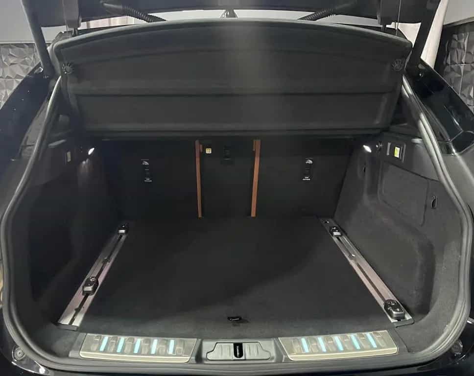 Jaguar F-Pace SVR AWD, 22 Zoll,AHK, 1 Hand, 360 ° 06/2021-photo-17