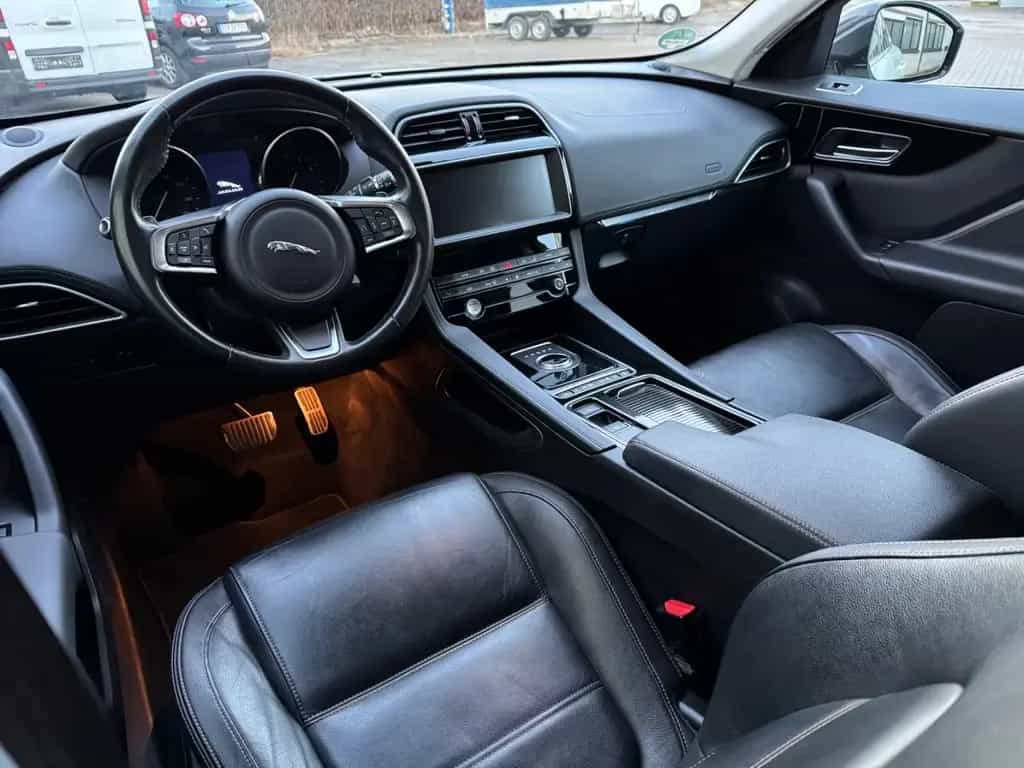 Jaguar F-Pace Prestige 30T AWD AUTOMATIK EURO 6 2. HAND 11/2018-photo-11