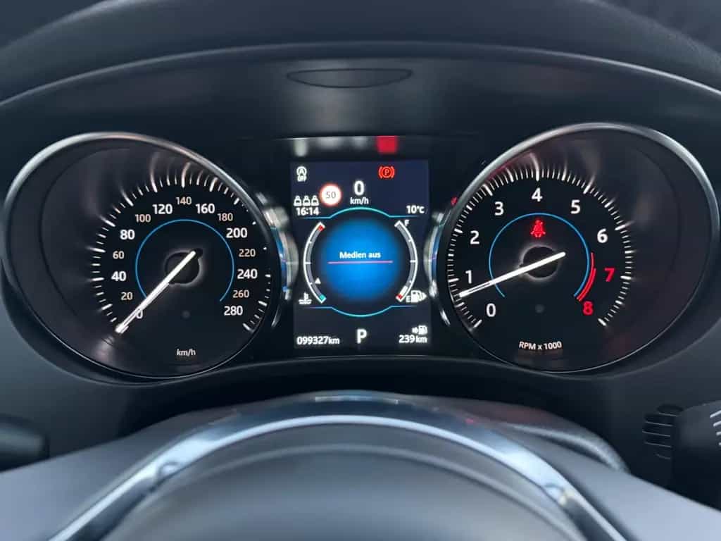 Jaguar F-Pace Prestige 30T AWD AUTOMATIK EURO 6 2. HAND 11/2018-photo-19