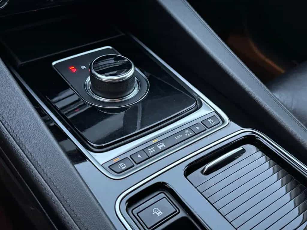 Jaguar F-Pace Prestige 30T AWD AUTOMATIK EURO 6 2. HAND 11/2018-photo-23