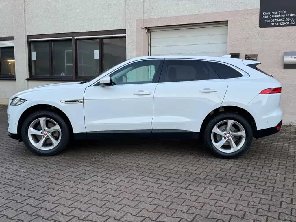 Jaguar F-Pace Prestige 30T AWD AUTOMATIK EURO 6 2. HAND 11/2018-photo-3