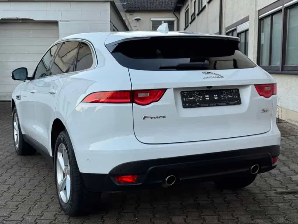 Jaguar F-Pace Prestige 30T AWD AUTOMATIK EURO 6 2. HAND 11/2018-photo-4