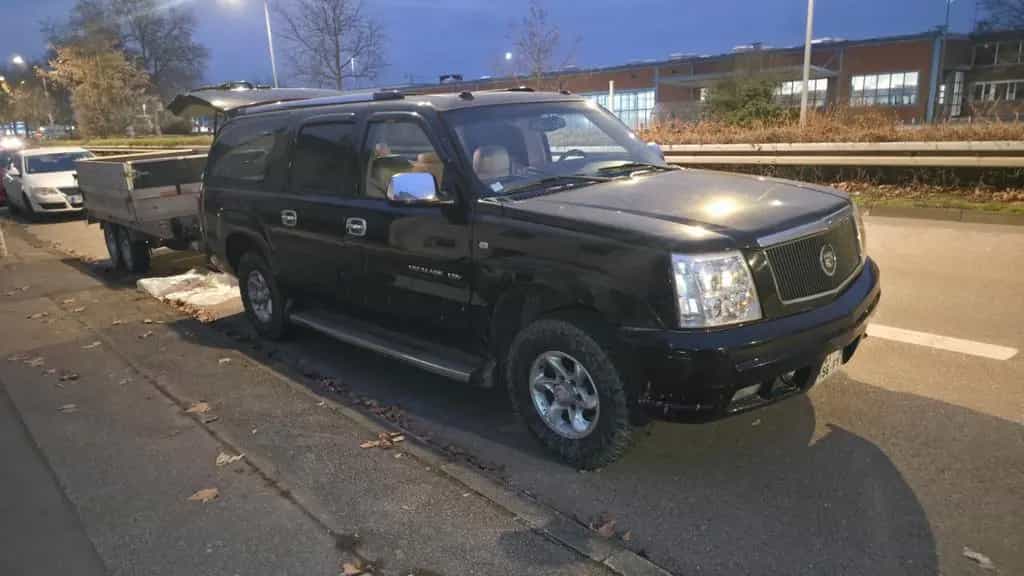 Cadillac Escalade 6.0 V8 JP Import Tausch möglich 11/2004-photo-2