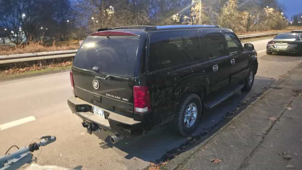 Cadillac Escalade 6.0 V8 JP Import Tausch möglich 11/2004-photo-3