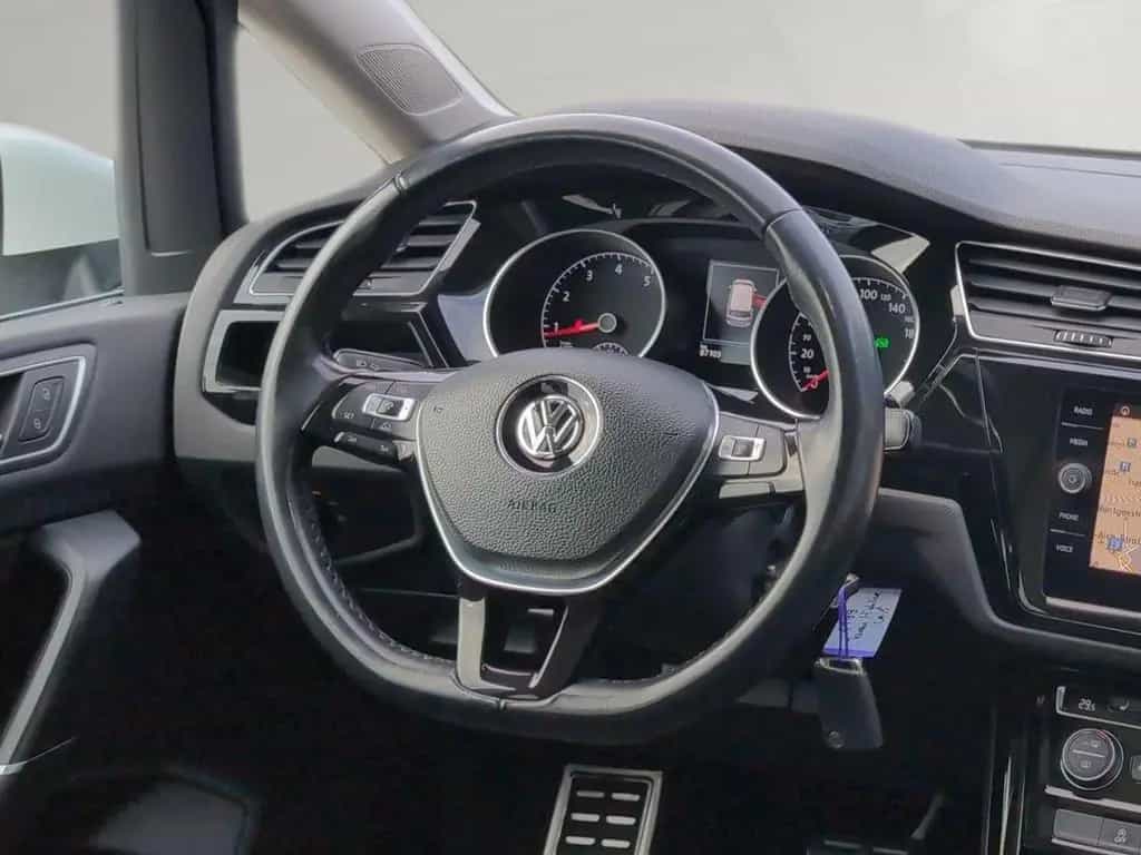 Volkswagen Touran 09/2017-photo-13